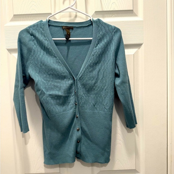 Hillard & Hanson Blue Cardigan Sweater with Rose Buttons Size Medium. - Picture 1 of 5